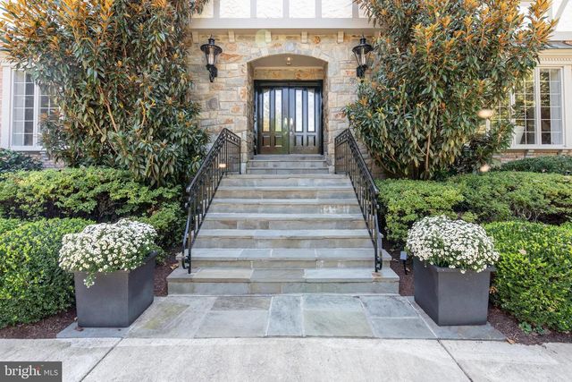 7204 LOCH LOMOND DR, Bethesda, MD 20817