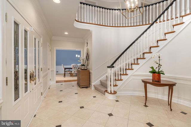 7204 LOCH LOMOND DR, Bethesda, MD 20817