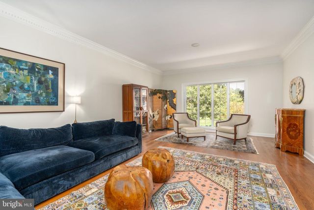 7204 LOCH LOMOND DR, Bethesda, MD 20817