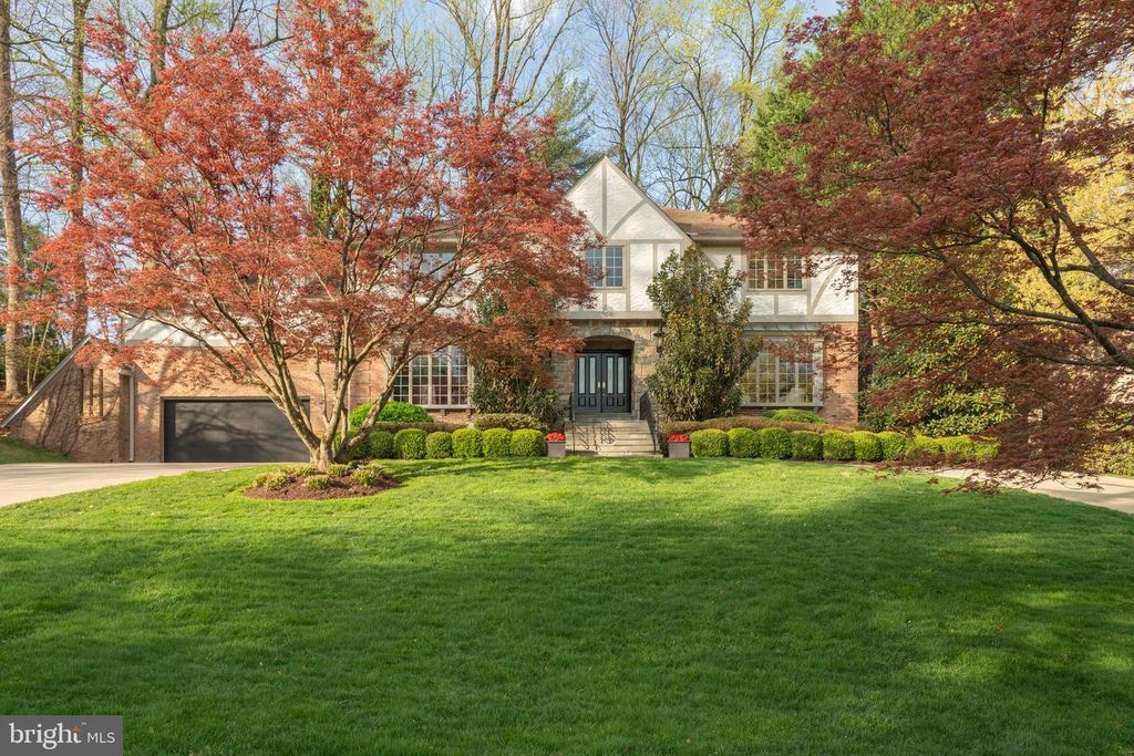 7204 LOCH LOMOND DR, Bethesda, MD 20817
