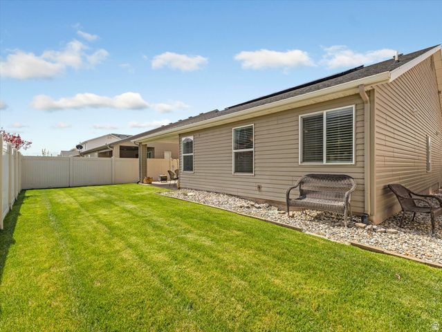 962 N ABBEY, North Salt Lake, UT 84054