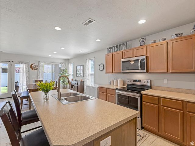 962 N ABBEY, North Salt Lake, UT 84054