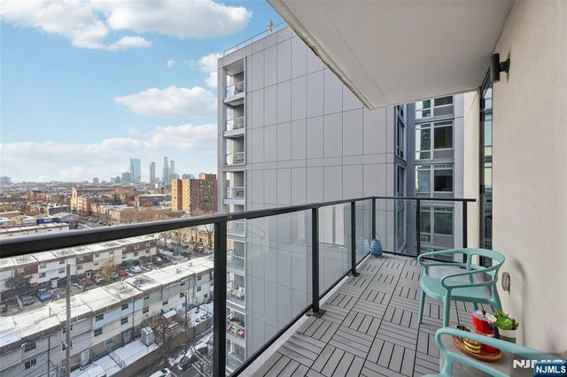 160 1st Street 1013, Jersey City, NJ 07302