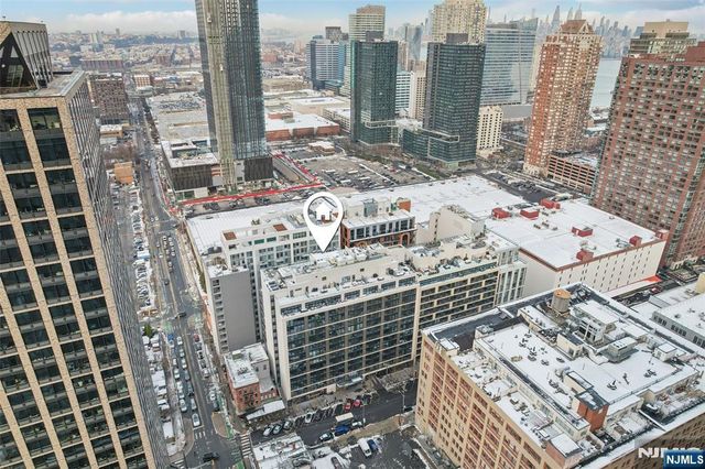 160 1st Street 1013, Jersey City, NJ 07302