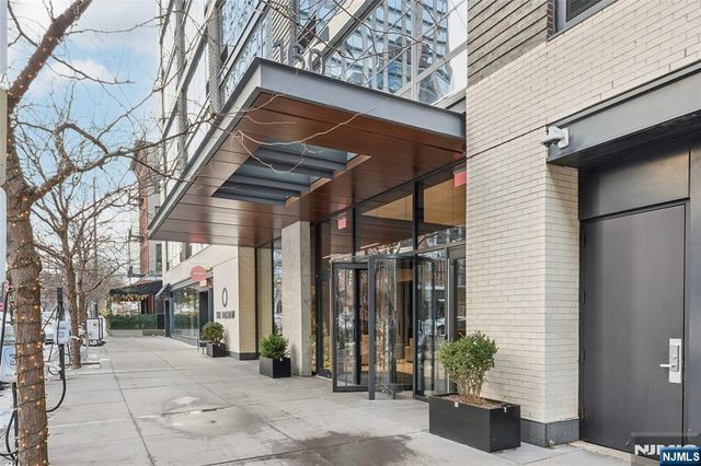 160 1st Street 1013, Jersey City, NJ 07302