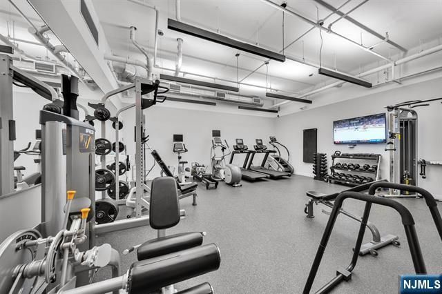 160 1st Street 1013, Jersey City, NJ 07302