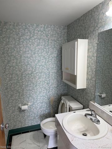 29276 Hoover Road 276, Warren, MI 48093