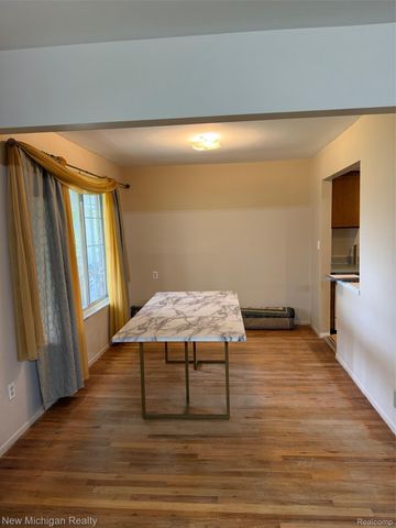 29276 Hoover Road 276, Warren, MI 48093
