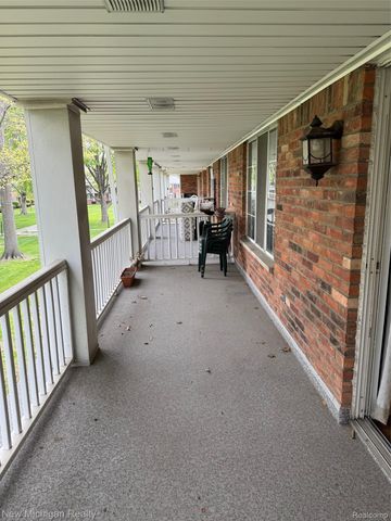 29276 Hoover Road 276, Warren, MI 48093