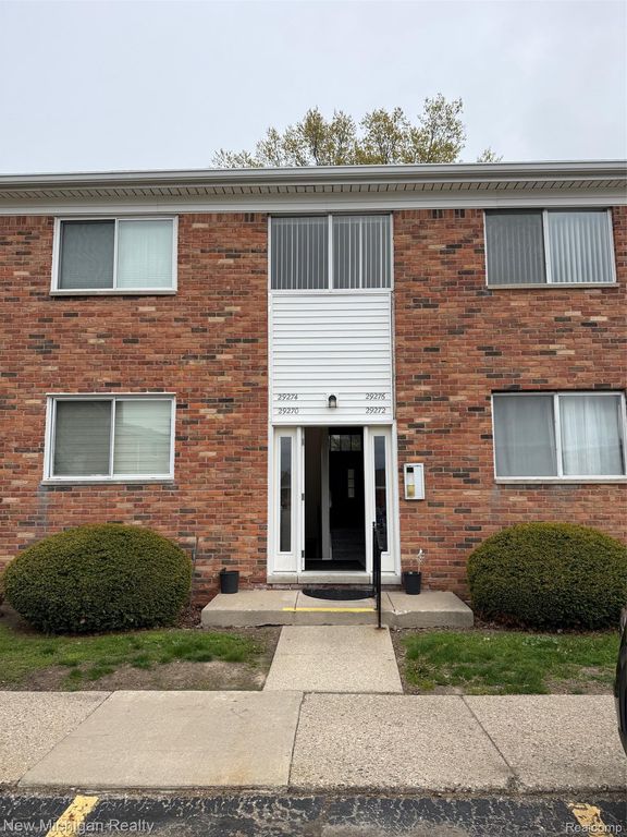 29276 Hoover Road 276, Warren, MI 48093