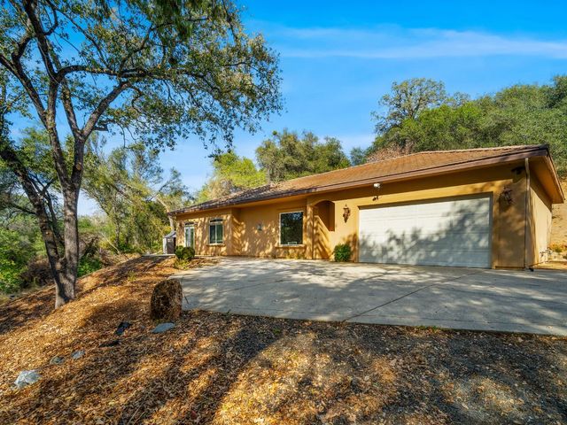7075 Ridge Rd, Newcastle, CA 95658