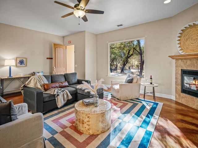 7075 Ridge Rd, Newcastle, CA 95658