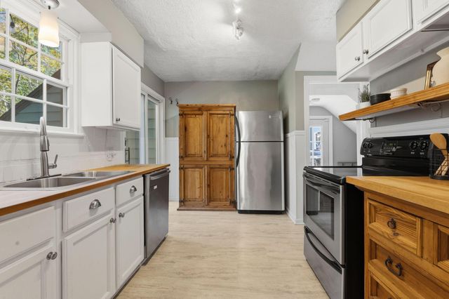 374 Loveman Avenue, Worthington, OH 43085