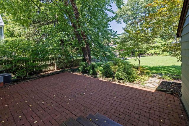 374 Loveman Avenue, Worthington, OH 43085
