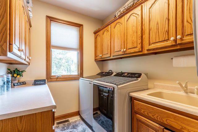 6221 Beaver Creek Court, Fort Wayne, IN 46814