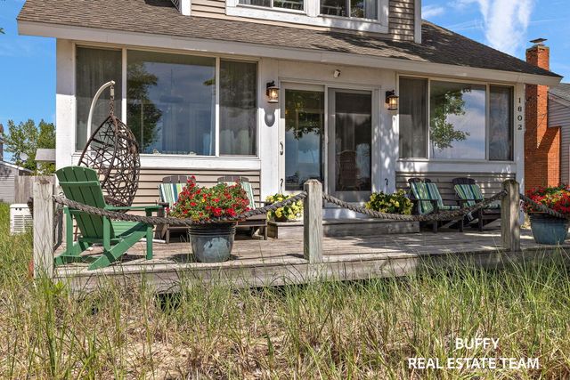 1602 Beach Street, Muskegon, MI 49441
