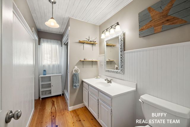 1602 Beach Street, Muskegon, MI 49441
