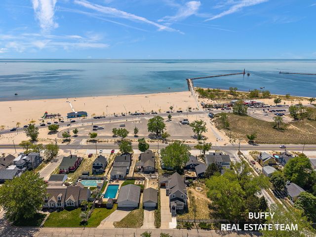 1602 Beach Street, Muskegon, MI 49441
