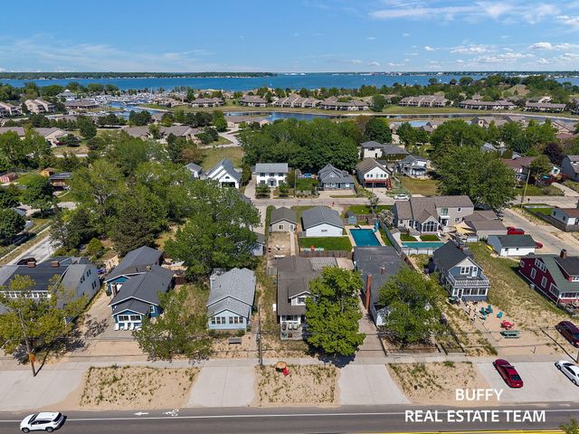 1602 Beach Street, Muskegon, MI 49441