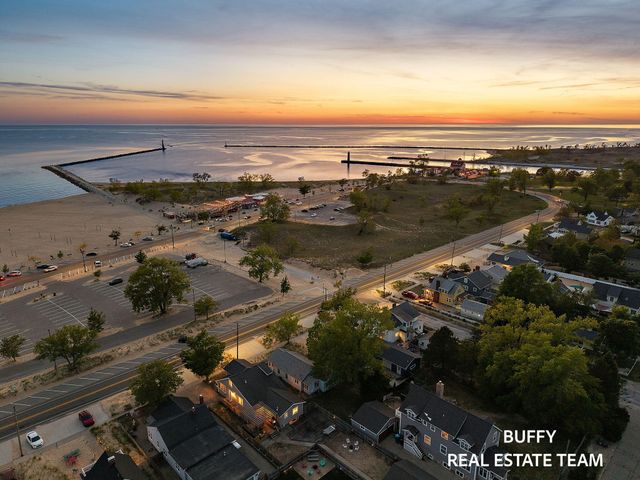 1602 Beach Street, Muskegon, MI 49441
