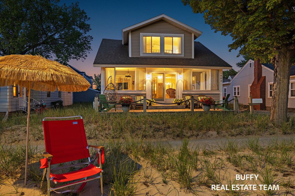 1602 Beach Street, Muskegon, MI 49441