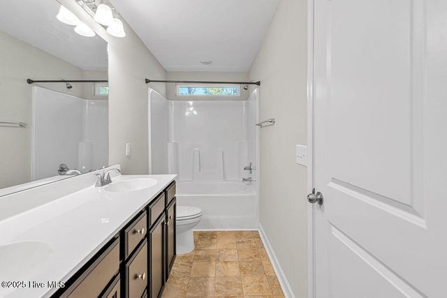 10 Jaydn Drive W, Jacksonville, NC 28546