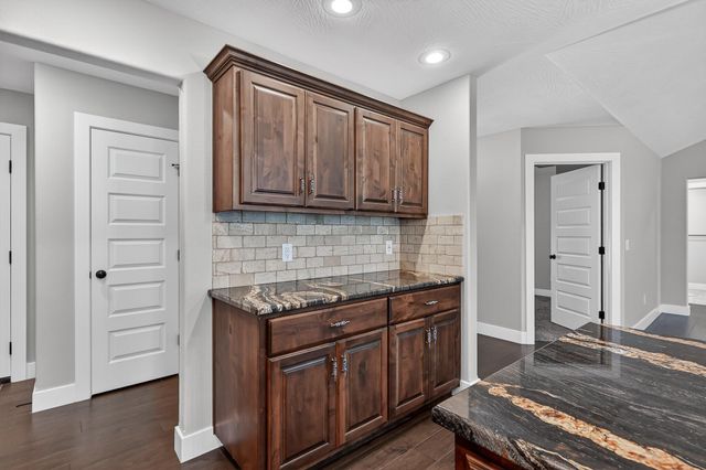 4881 W Washita Street, Springfield, MO 65802