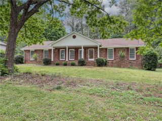 2764 Amberly Way, Snellville, GA 30078