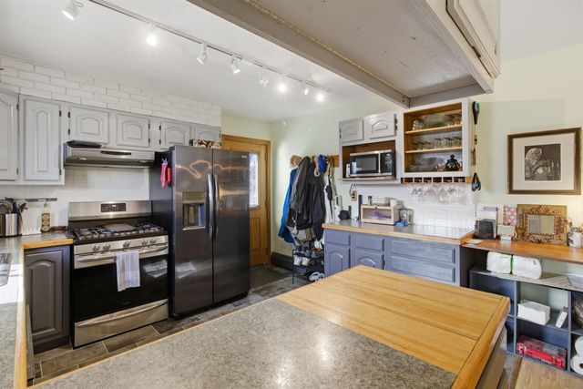 695 Dermody Road, Bennington, VT 05201