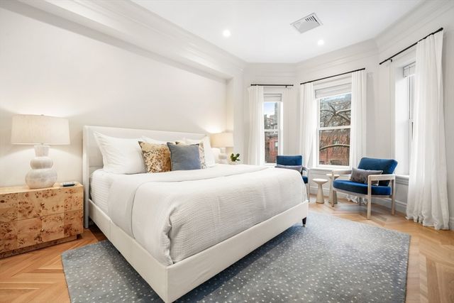 352 Marlborough St, Boston, MA 02115