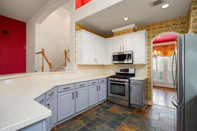 108 Marina Oaks Drive, Kemah, TX 77565