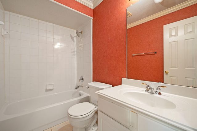 108 Marina Oaks Drive, Kemah, TX 77565