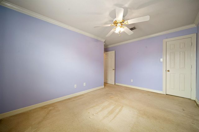 108 Marina Oaks Drive, Kemah, TX 77565