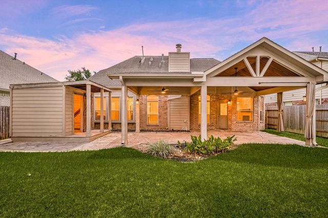 108 Marina Oaks Drive, Kemah, TX 77565