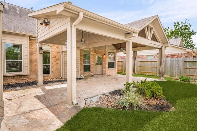 108 Marina Oaks Drive, Kemah, TX 77565