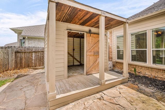 108 Marina Oaks Drive, Kemah, TX 77565