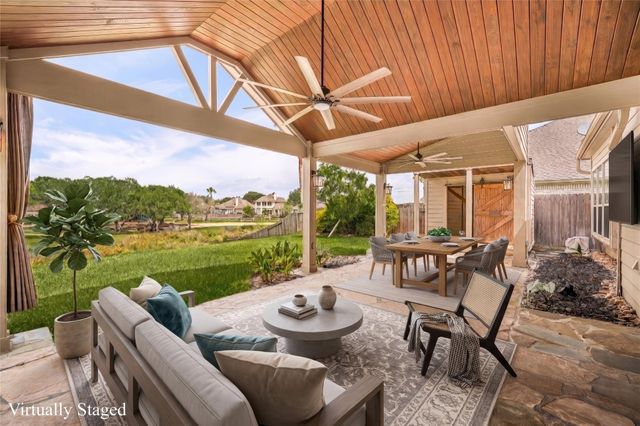 108 Marina Oaks Drive, Kemah, TX 77565