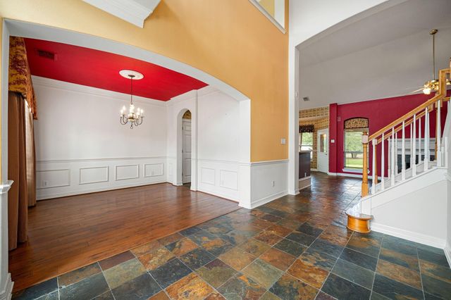 108 Marina Oaks Drive, Kemah, TX 77565