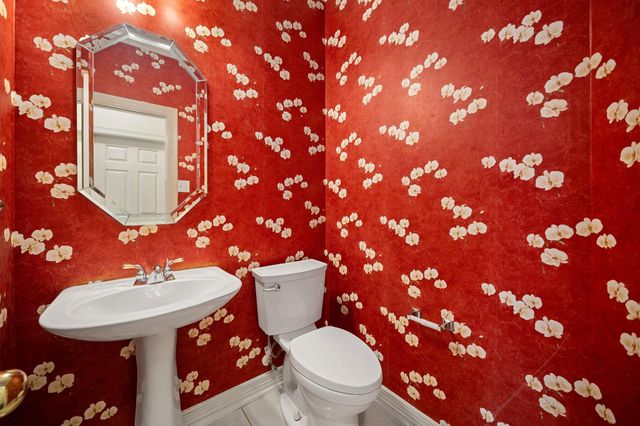 108 Marina Oaks Drive, Kemah, TX 77565