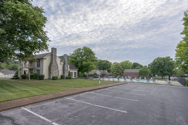 118 Boxwood Dr, Franklin, TN 37069