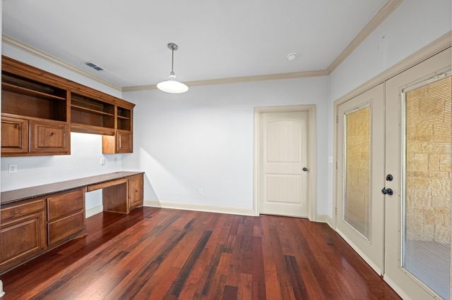 100 E St Andrews Loop, Kerrville, TX 78028