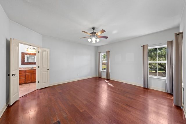 100 E St Andrews Loop, Kerrville, TX 78028