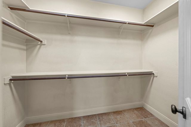 100 E St Andrews Loop, Kerrville, TX 78028