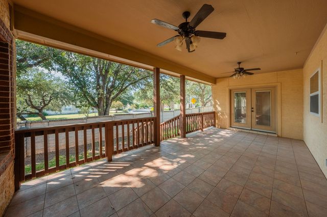 100 E St Andrews Loop, Kerrville, TX 78028