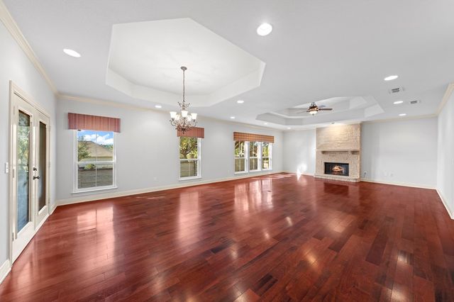 100 E St Andrews Loop, Kerrville, TX 78028