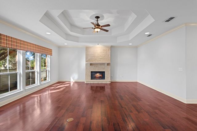 100 E St Andrews Loop, Kerrville, TX 78028