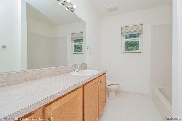 2106 Cattail Circle, Rochester Hills, MI 48309