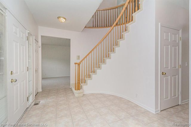 2106 Cattail Circle, Rochester Hills, MI 48309