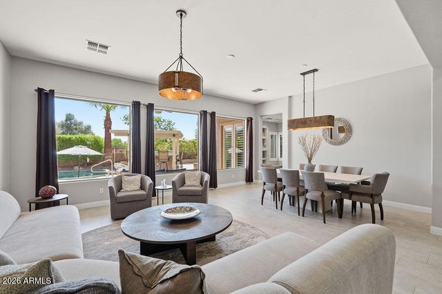 6738 S RACHAEL Way, Gilbert, AZ 85298