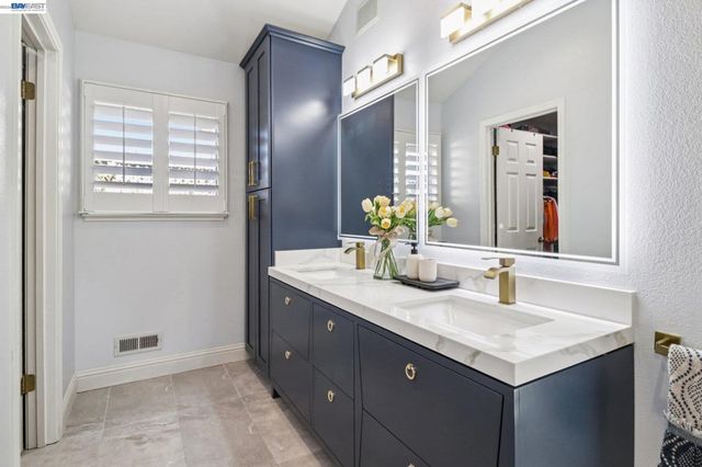 3388 Royal Meadow Ln, San Jose, CA 95135